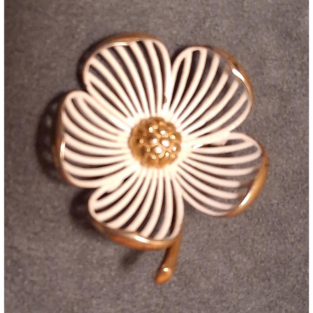 Vintage Monet Filigree Daisy Enamel Flower Brooch